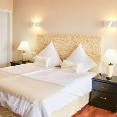 Vista Bella In Ruhiger Villengegend Mit Meerblick 别墅