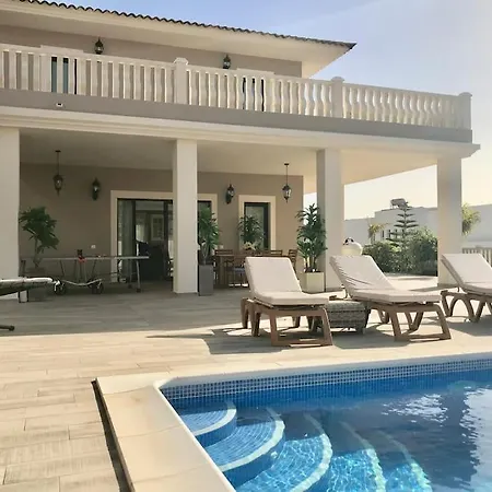 Vista Bella In Ruhiger Villengegend Mit Meerblick 别墅 *