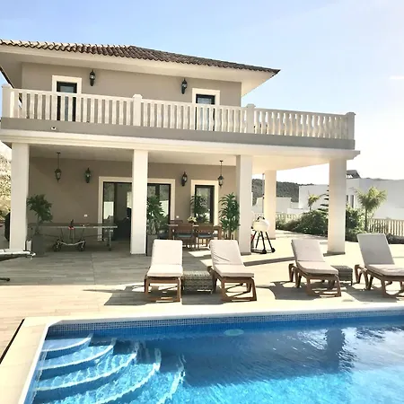 Vista Bella In Ruhiger Villengegend Mit Meerblick 别墅 *