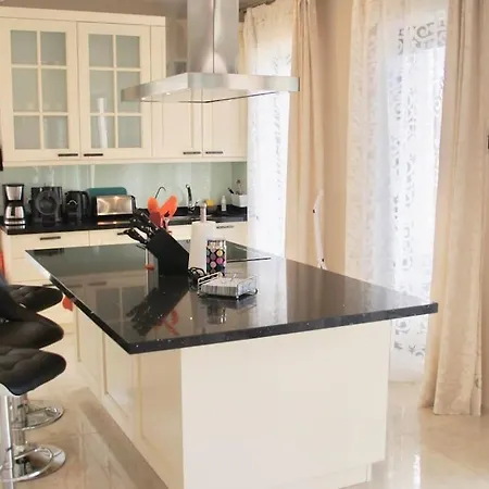 别墅 Vista Bella In Ruhiger Villengegend Mit Meerblick 阿德耶