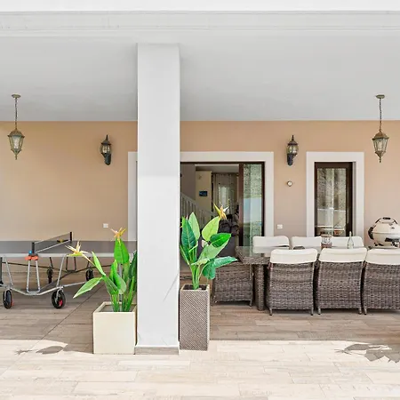 Vista Bella In Ruhiger Villengegend Mit Meerblick * 阿德耶