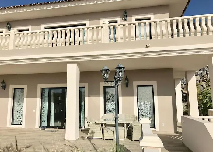 Vista Bella In Ruhiger Villengegend Mit Meerblick Вілла *