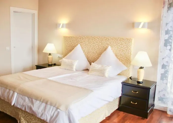 Vista Bella In Ruhiger Villengegend Mit Meerblick Вілла