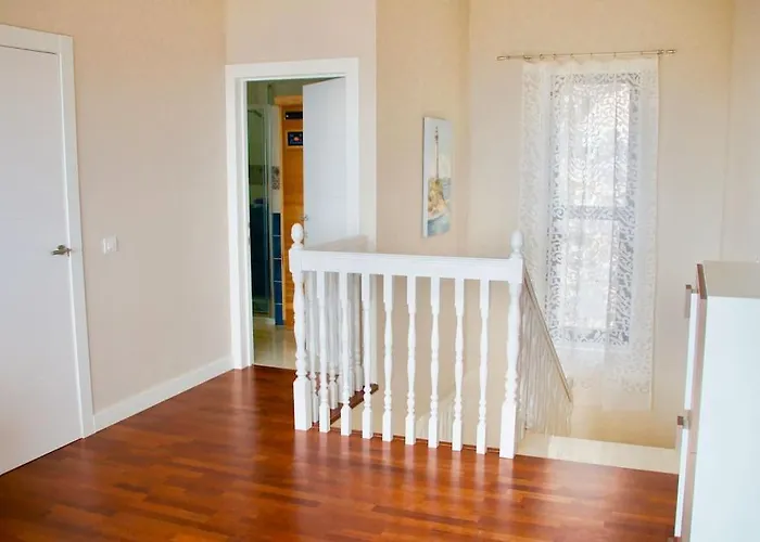 Vista Bella In Ruhiger Villengegend Mit Meerblick Вілла Адехе