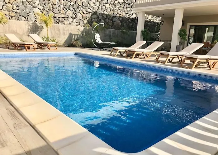 Vista Bella In Ruhiger Villengegend Mit Meerblick Вілла *