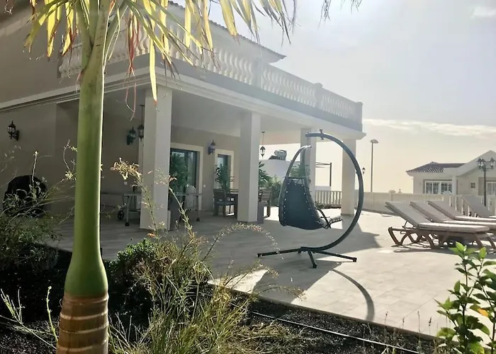 Vista Bella In Ruhiger Villengegend Mit Meerblick Вілла *