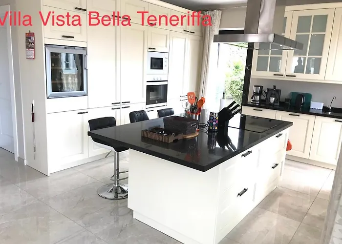 Vista Bella In Ruhiger Villengegend Mit Meerblick Адехе