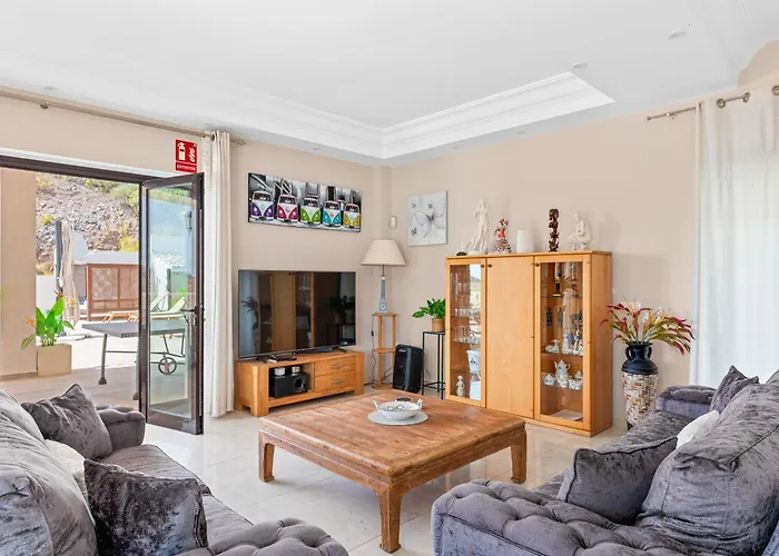 Vista Bella In Ruhiger Villengegend Mit Meerblick * Адехе