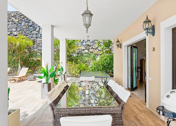 Vista Bella In Ruhiger Villengegend Mit Meerblick Вілла