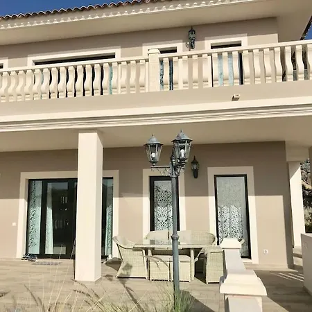Vista Bella In Ruhiger Villengegend Mit Meerblick Вілла *