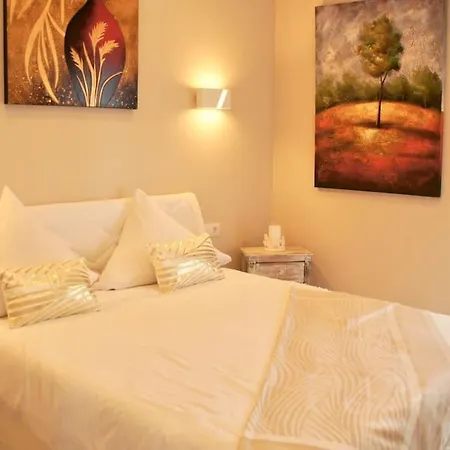 Vista Bella In Ruhiger Villengegend Mit Meerblick *