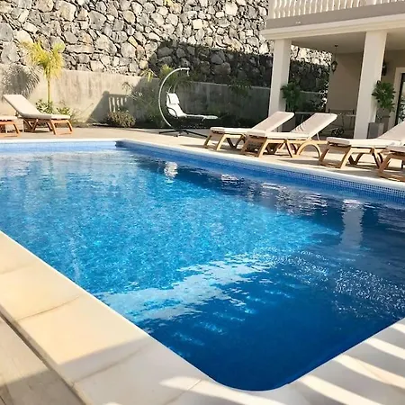 Vista Bella In Ruhiger Villengegend Mit Meerblick Вілла *