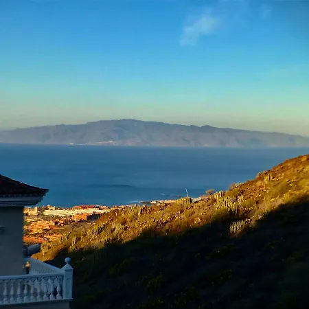 Vista Bella In Ruhiger Villengegend Mit Meerblick Βίλα