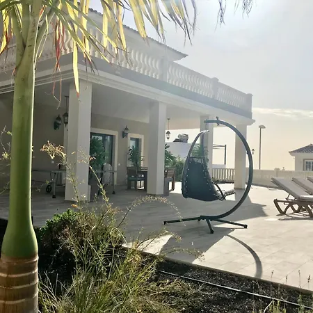 Vista Bella In Ruhiger Villengegend Mit Meerblick 别墅