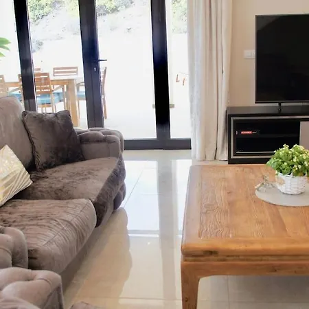 Vista Bella In Ruhiger Villengegend Mit Meerblick Villa