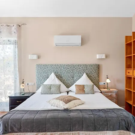 Villa Vista Bella In Ruhiger Villengegend Mit Meerblick