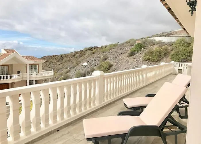 Villa Vista Bella In Ruhiger Villengegend Mit Meerblick Costa Adeje (Tenerife)